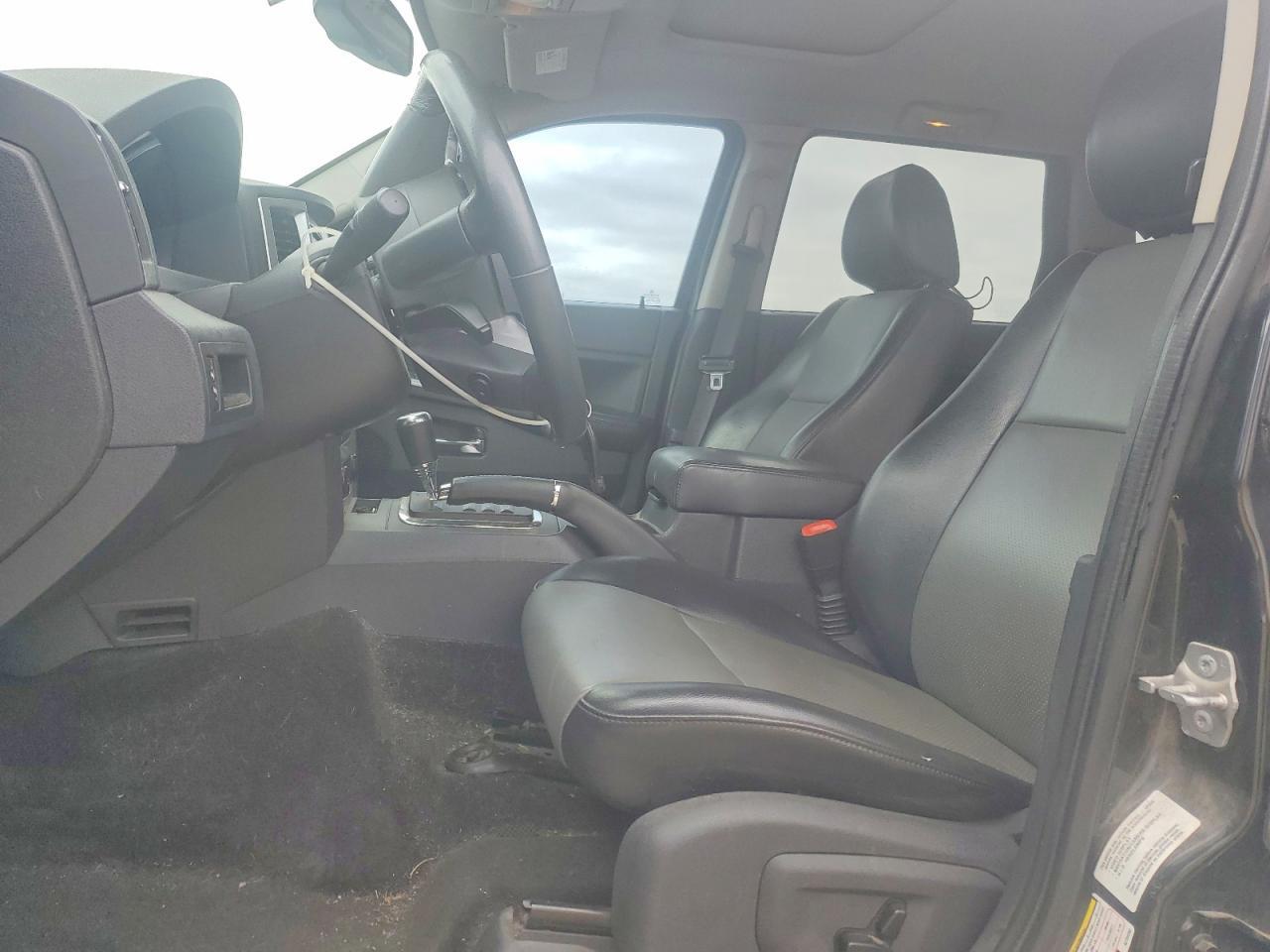 2010 Jeep Grand Cherokee Laredo - Image 7