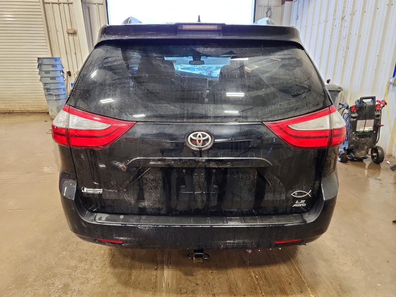 2019 Toyota Sienna Le 7-Passenger - Фото 6