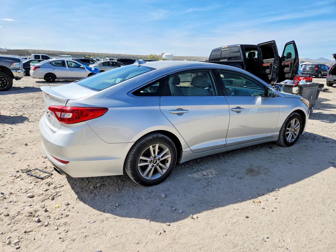 2017 Hyundai Sonata Se - Фото 3