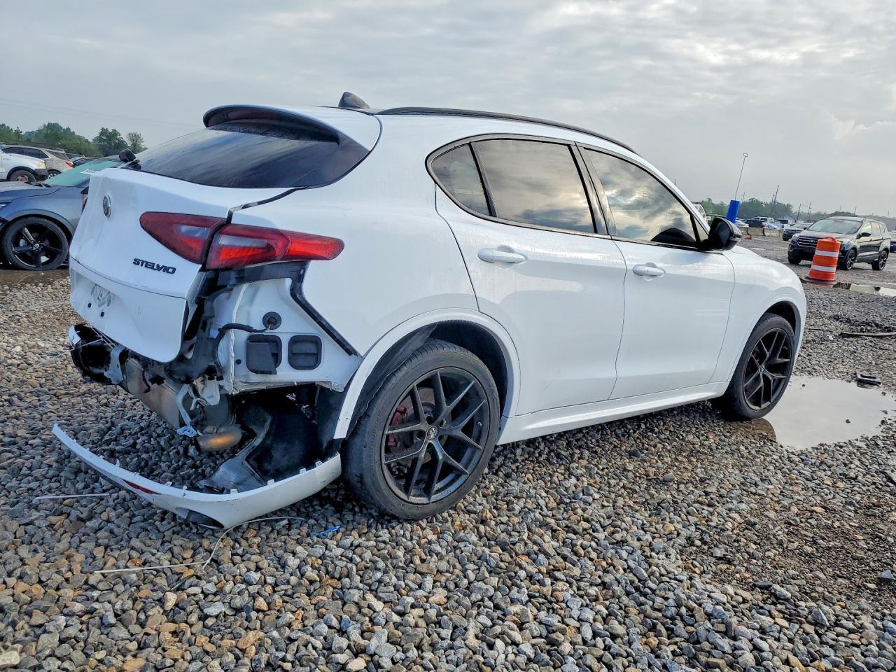 2020 Alfa Romeo Stelvio Ti - Фото 3