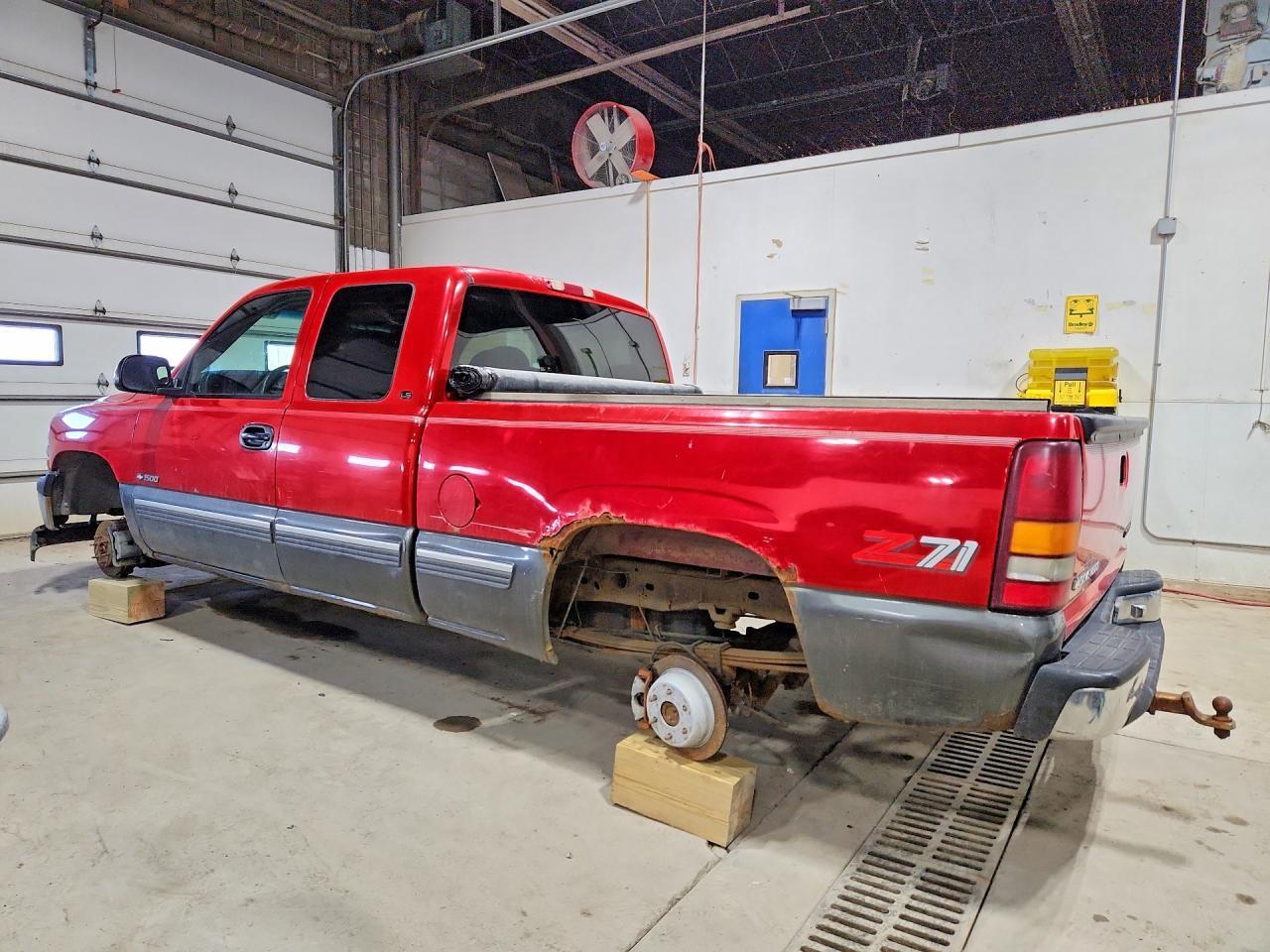 2000 Chevrolet Silverado K1500 - Фото 2