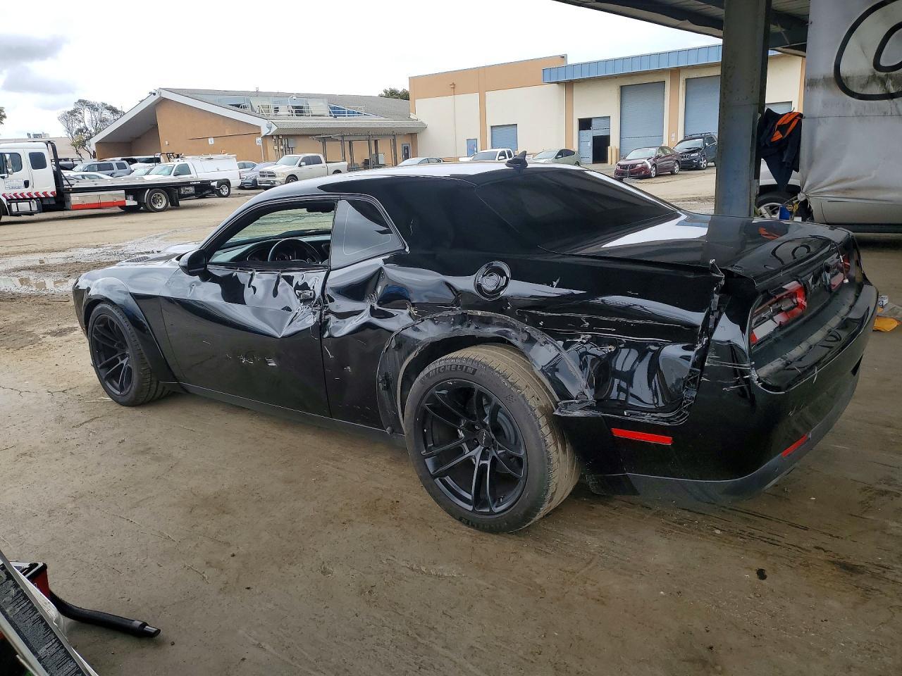 2018 Dodge Challenger Srt Hellcat - Image 2
