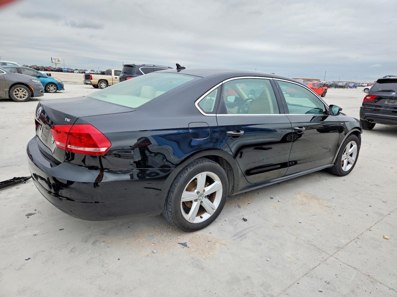 2015 Volkswagen Passat S - Фото 3