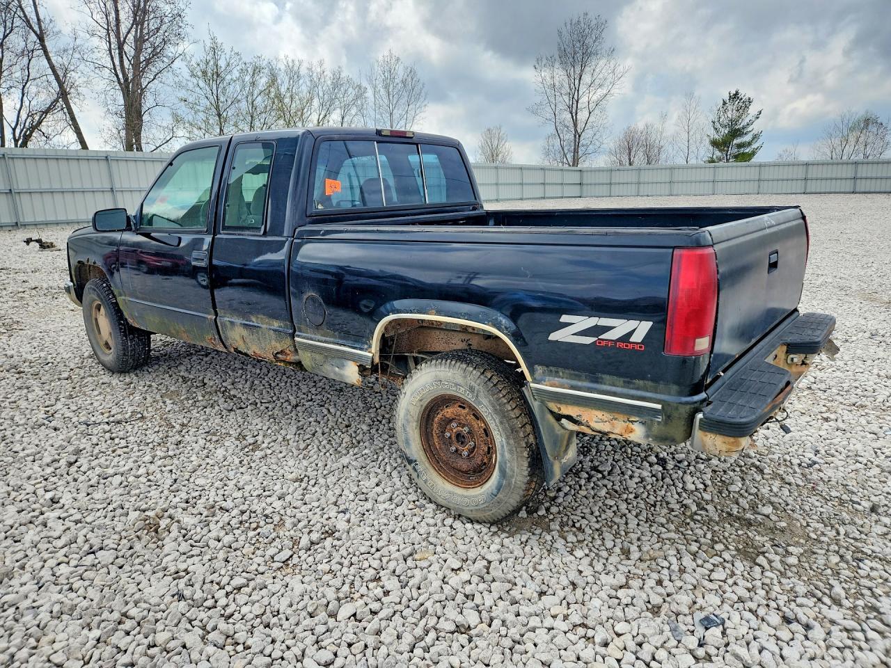 1998 GMC Sierra K1500 - Image 2