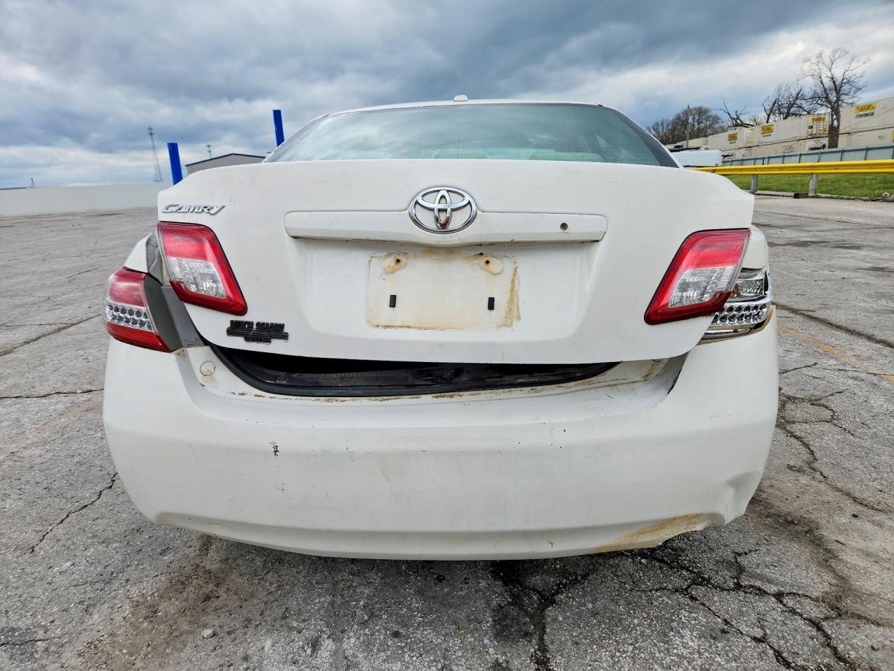 2011 Toyota Camry Base - Фото 6