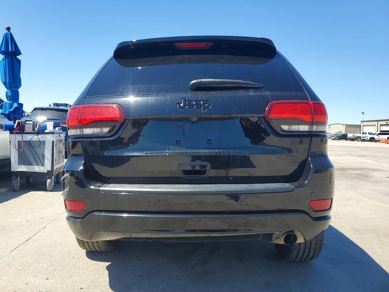 2021 Jeep Grand Cherokee Laredo - Image 6