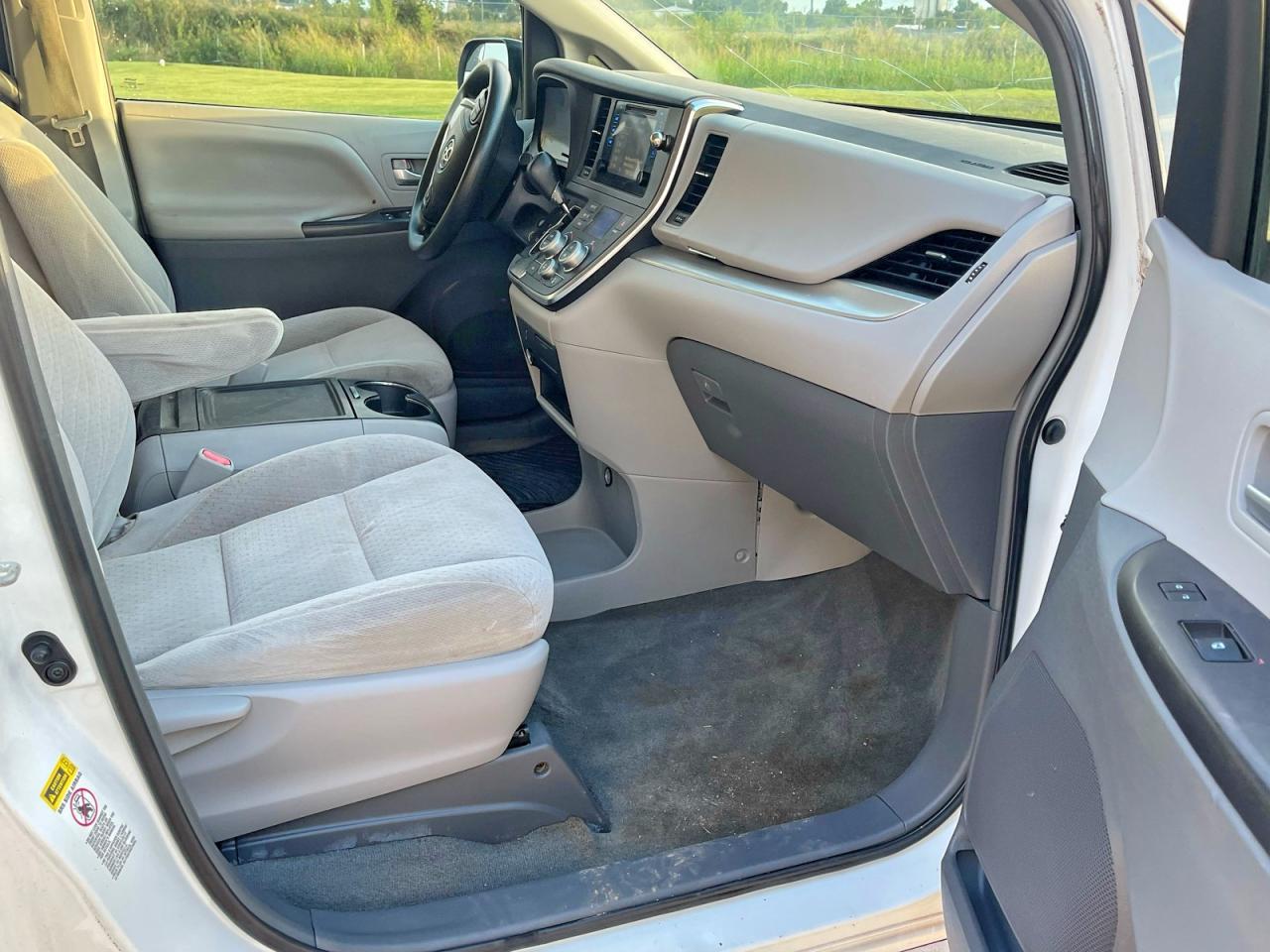 2015 Toyota Sienna Le - Фото 5