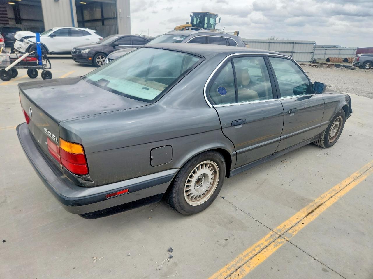 1989 BMW 525 I Automatic - Image 3