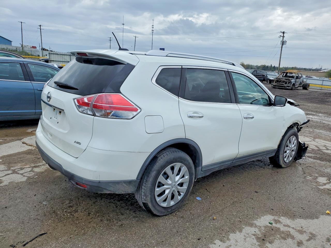 2016 Nissan Rogue S - Фото 3