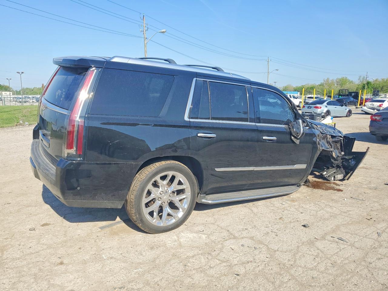 2018 Cadillac Escalade Luxury - Image 3