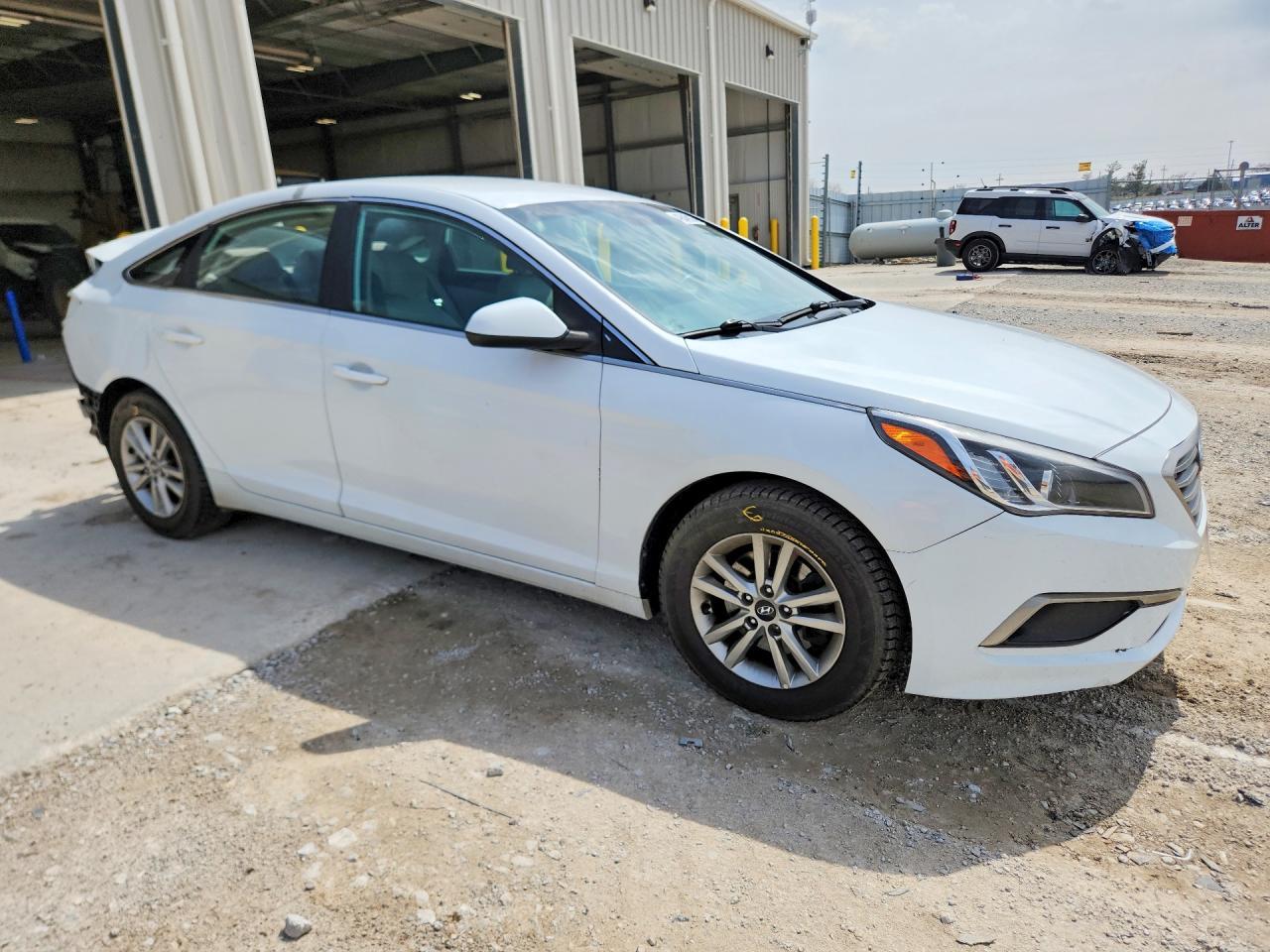 2017 Hyundai Sonata Se - Фото 4