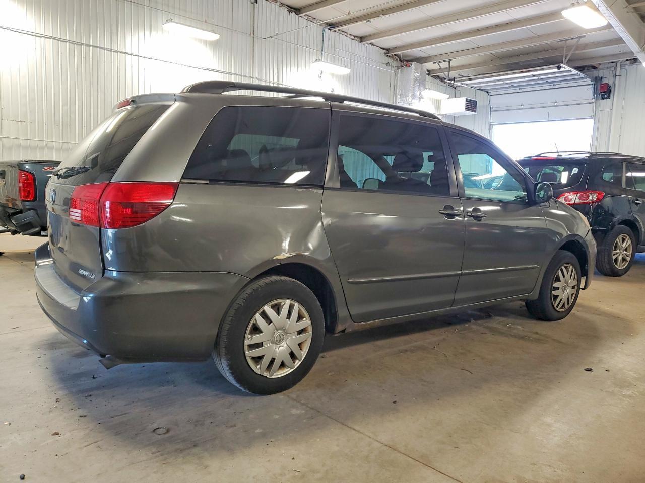 2005 Toyota Sienna Le 8 Passenger - Image 3