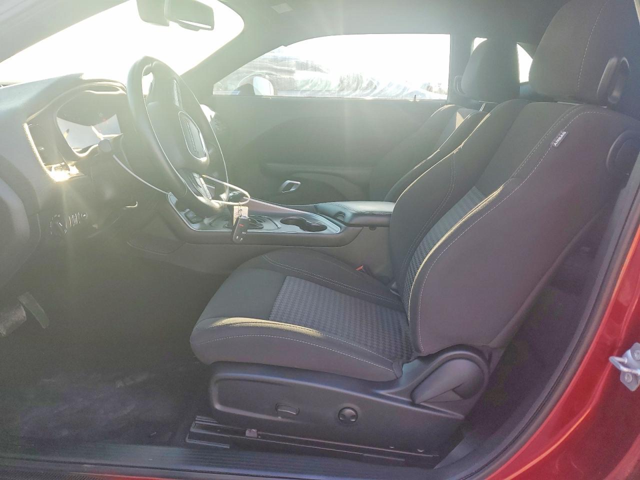 2022 Dodge Challenger Sxt - Фото 7