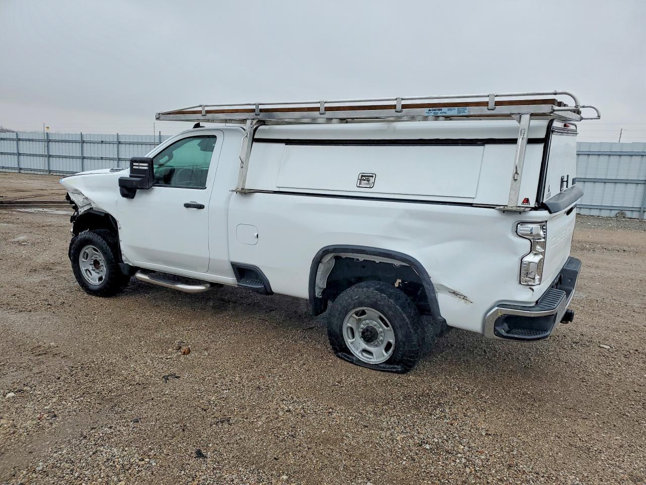 2024 Chevrolet Silverado C2500 Heavy Duty - Фото 2