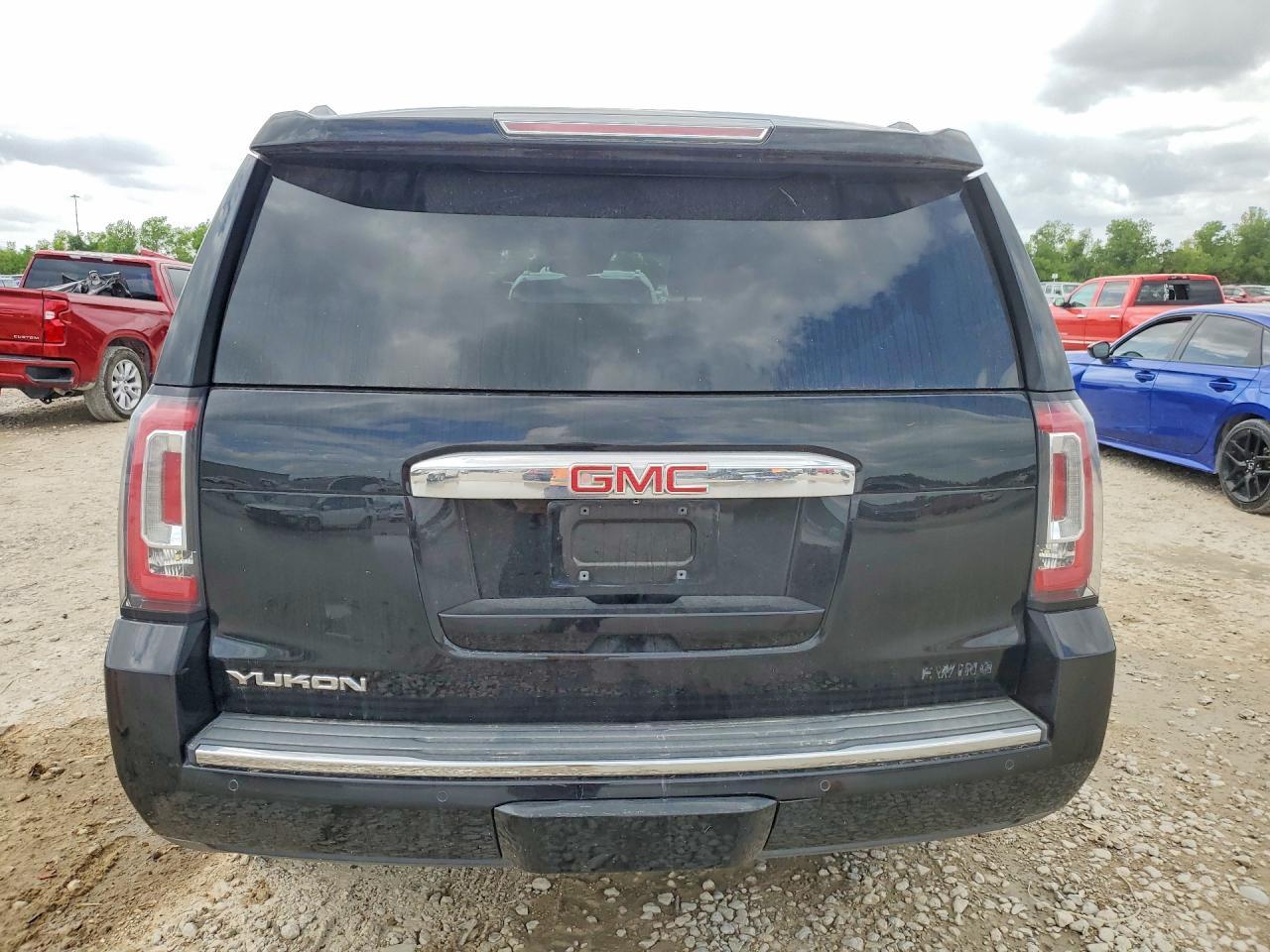 2015 GMC Yukon Denali - Фото 6