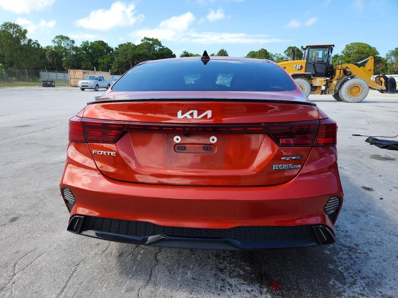2022 Kia Forte Gt Line - Image 6