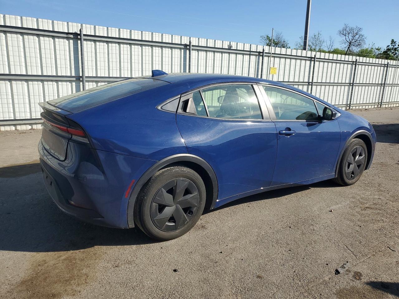 2023 Toyota Prius Le - Фото 3