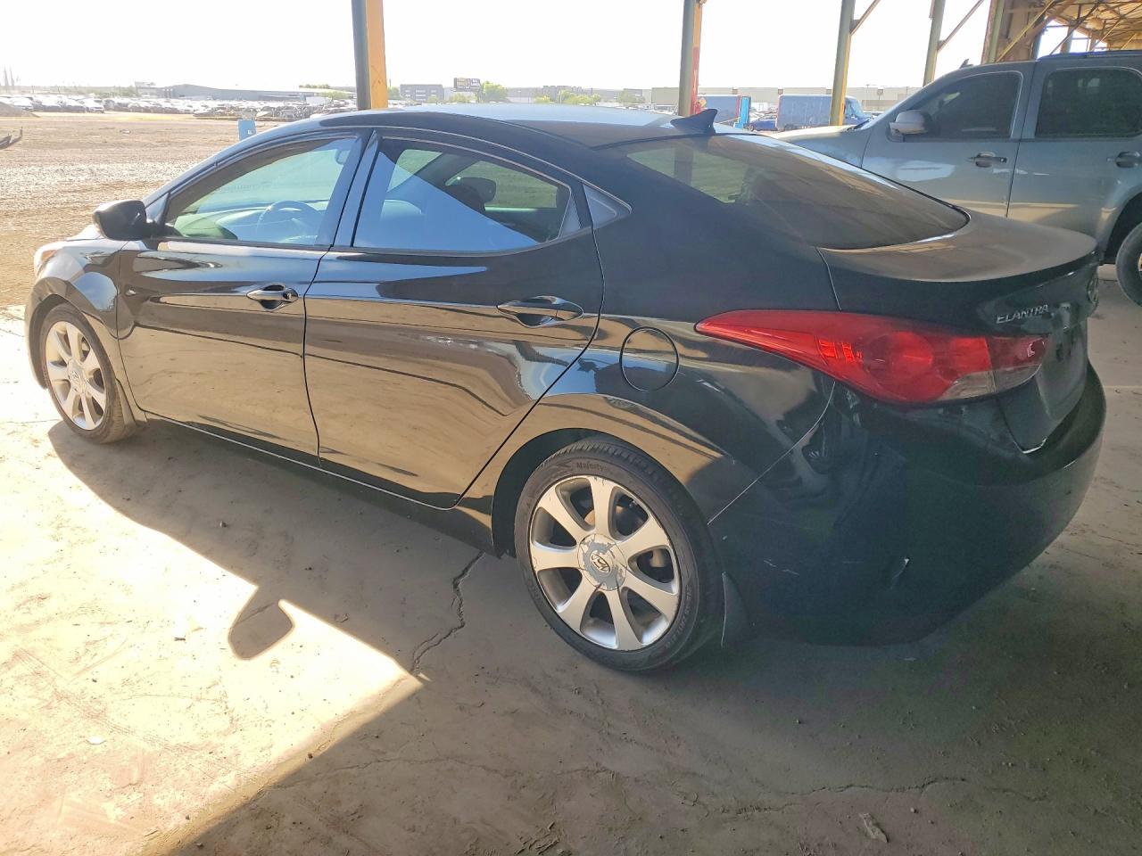 2013 Hyundai Elantra Limited - Фото 2
