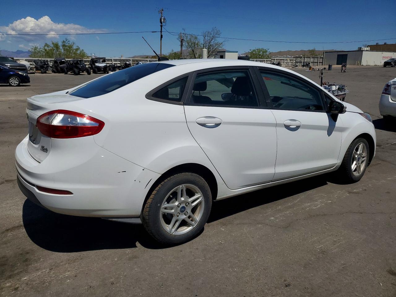 2019 Ford Fiesta Se - Фото 3