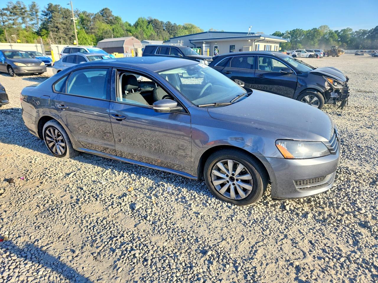 2013 Volkswagen Passat S - Фото 4