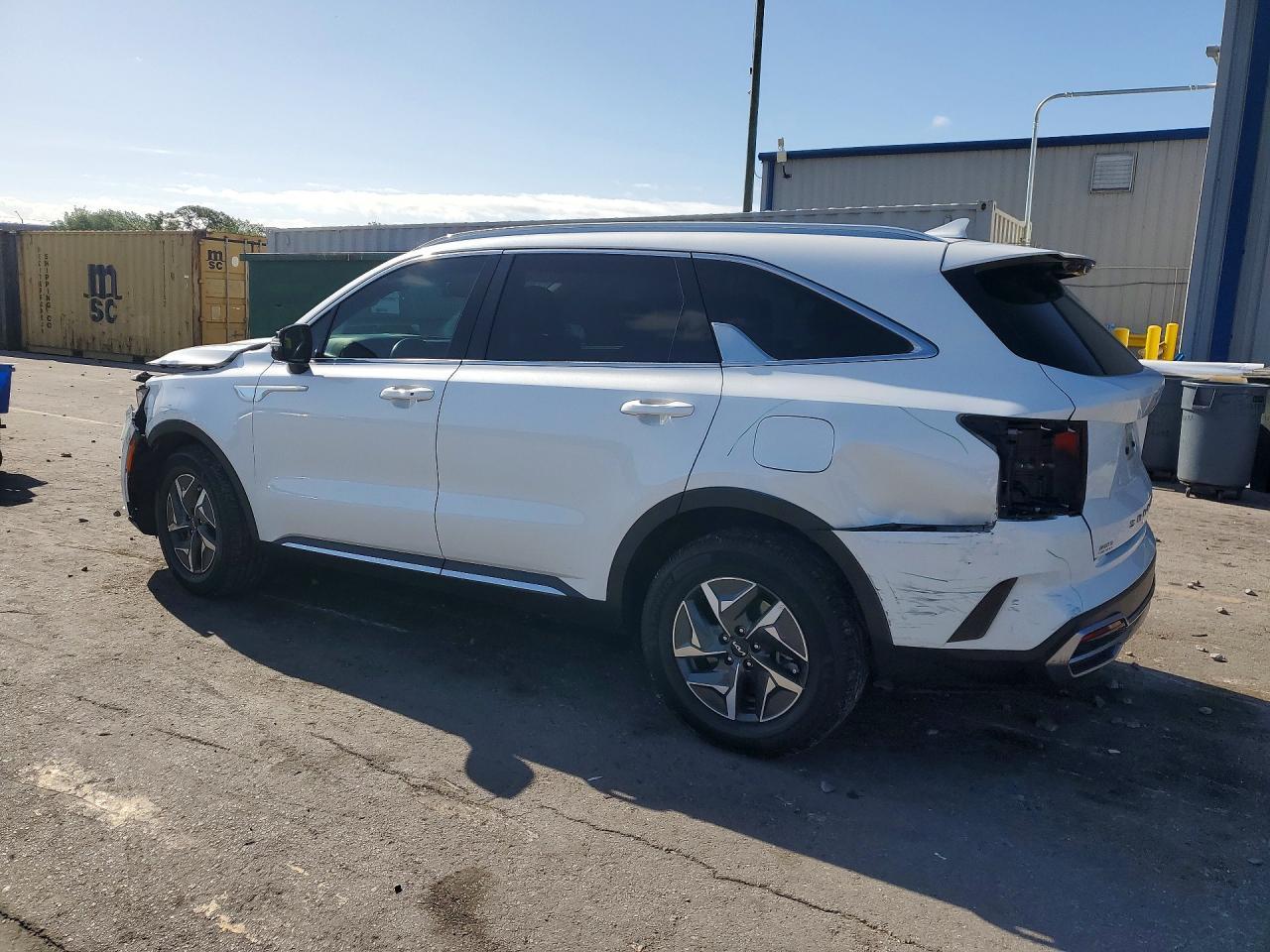 2022 Kia Sorento Hybrid S - Image 2