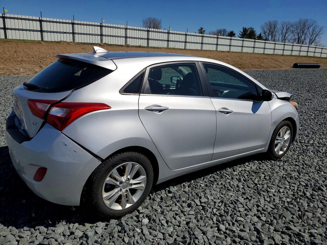 2013 Hyundai Elantra Gt Base - Image 3