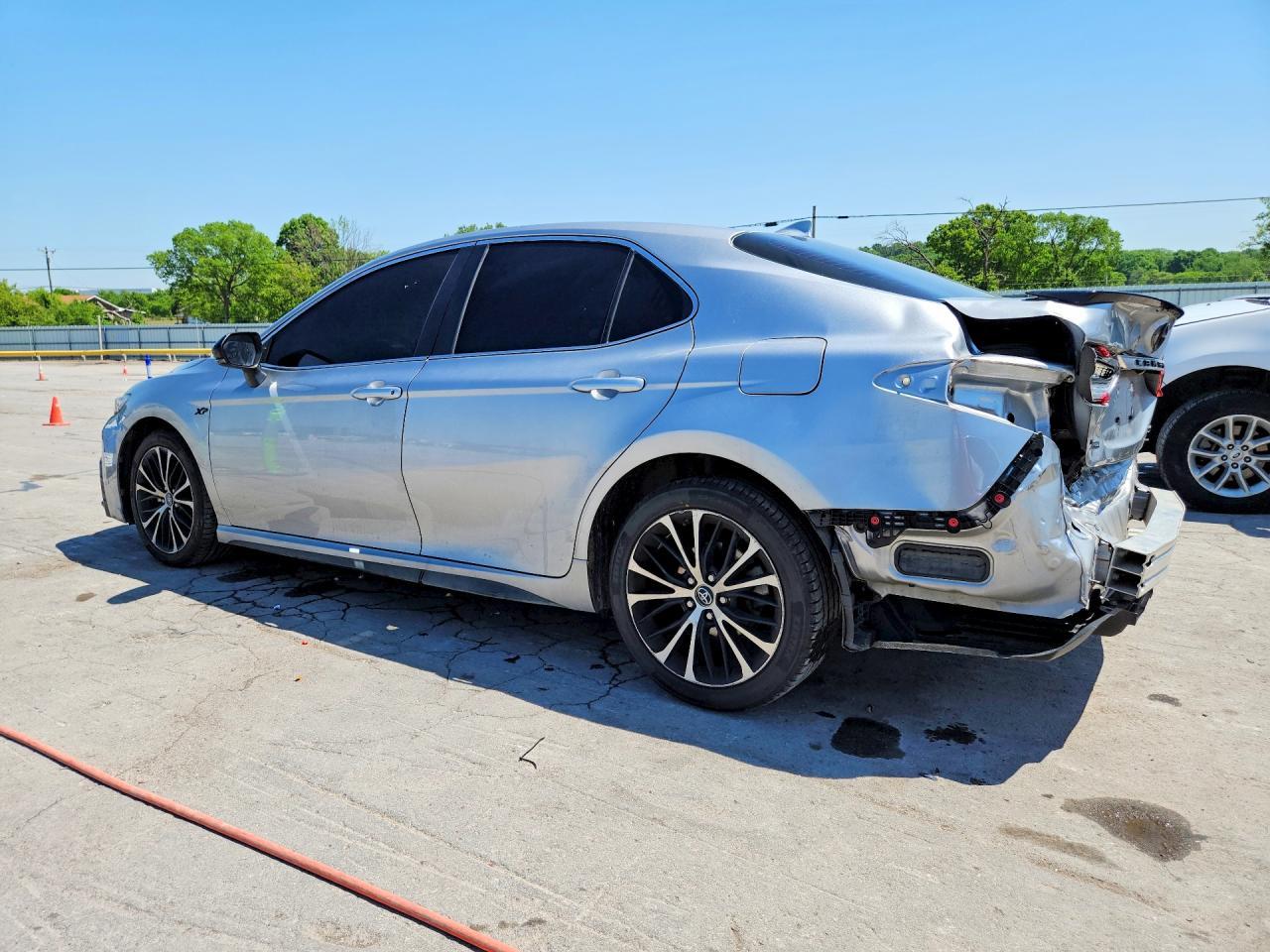 2023 Toyota Camry Se - Фото 2