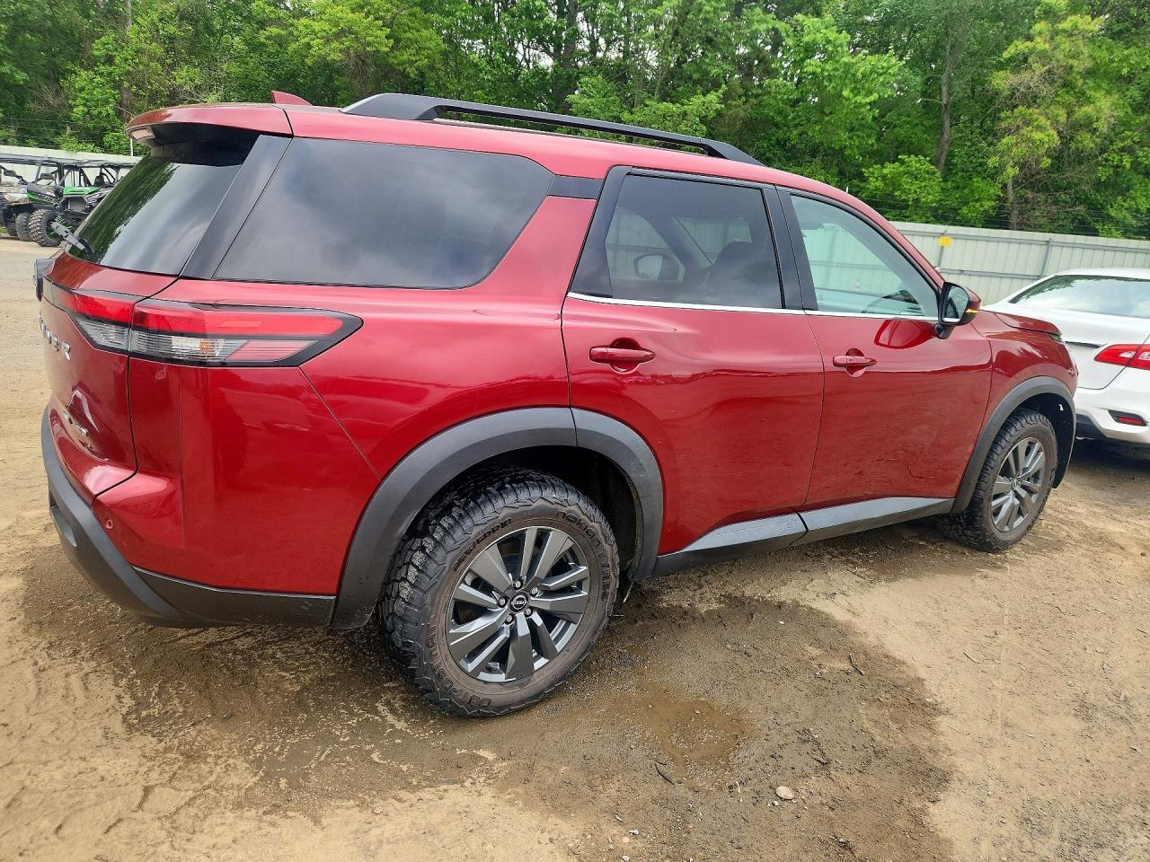 2022 Nissan Pathfinder Sv - Image 3
