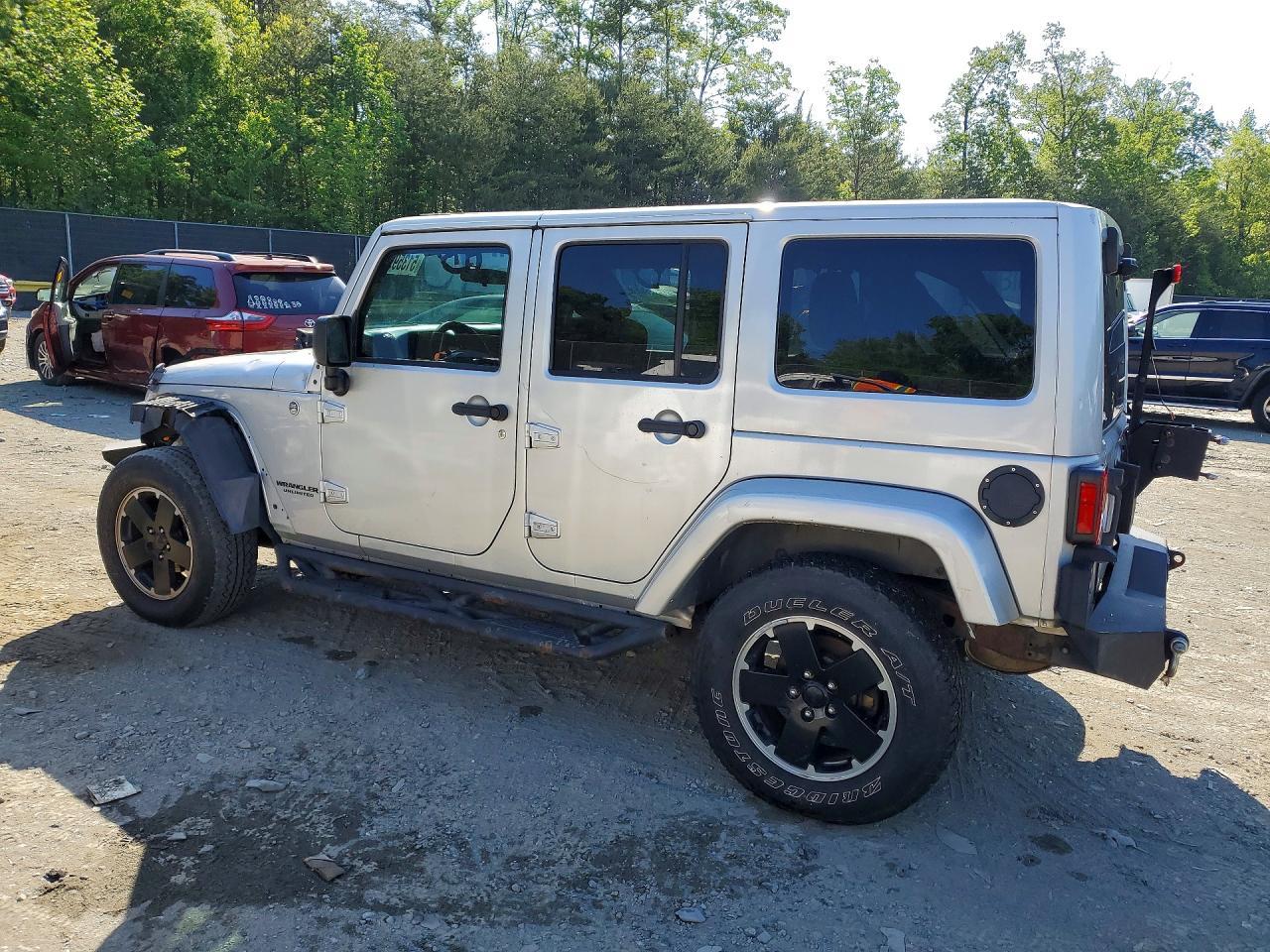 2012 Jeep Wrangler Unlimited Sahara - Фото 2