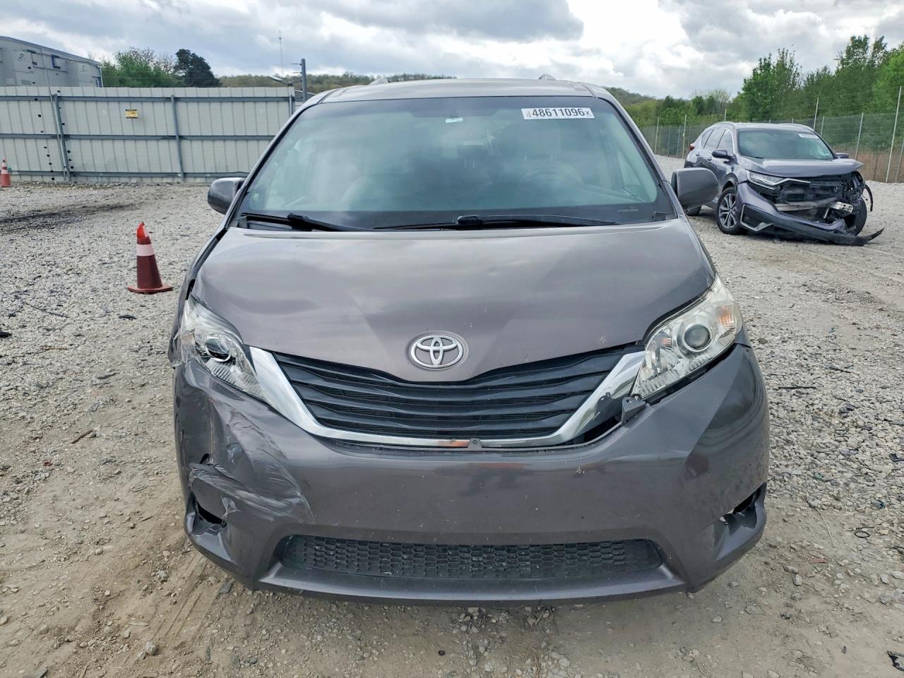 2017 Toyota Sienna - Фото 5