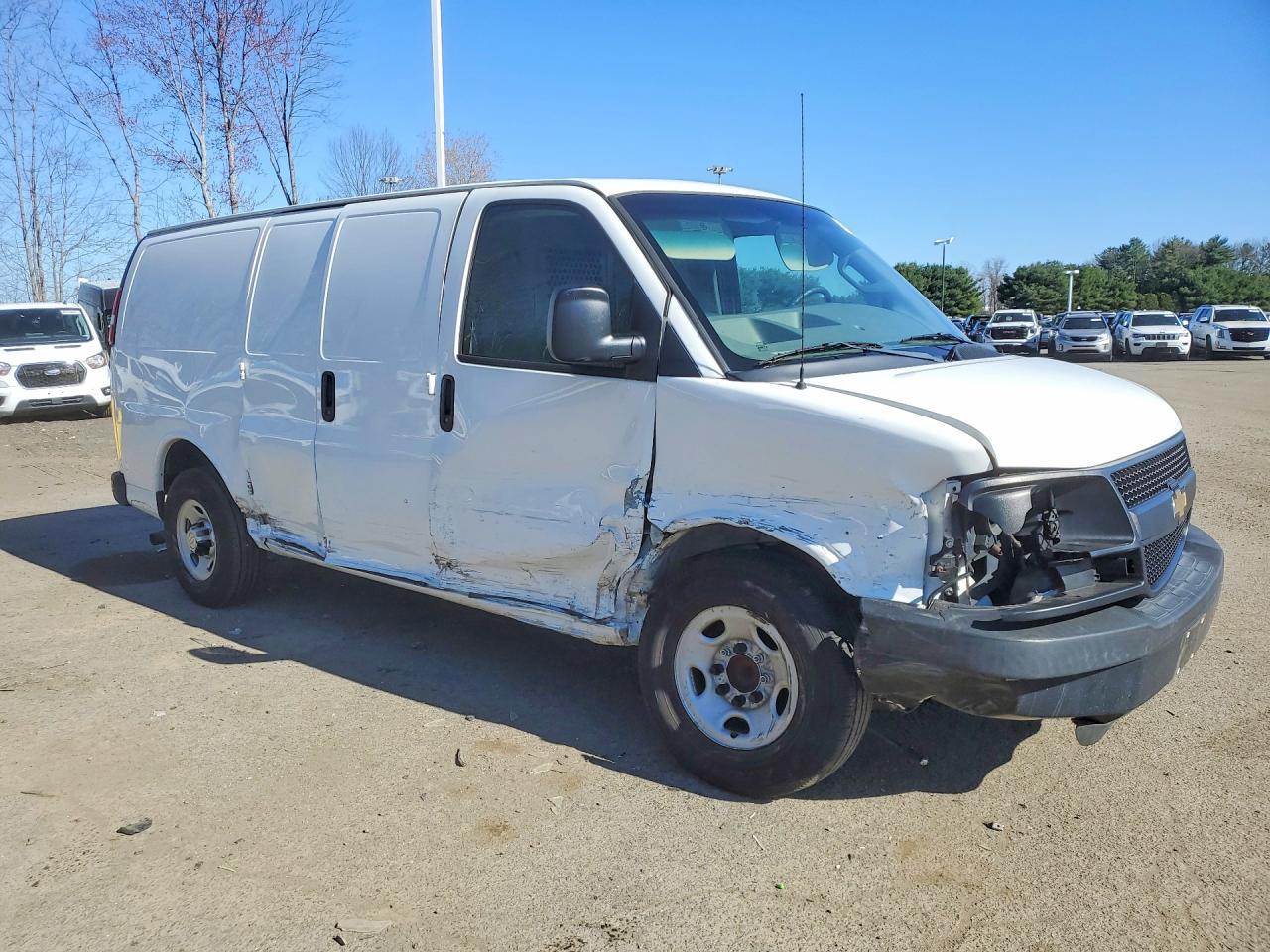 2016 Chevrolet Express G2500 - Фото 4
