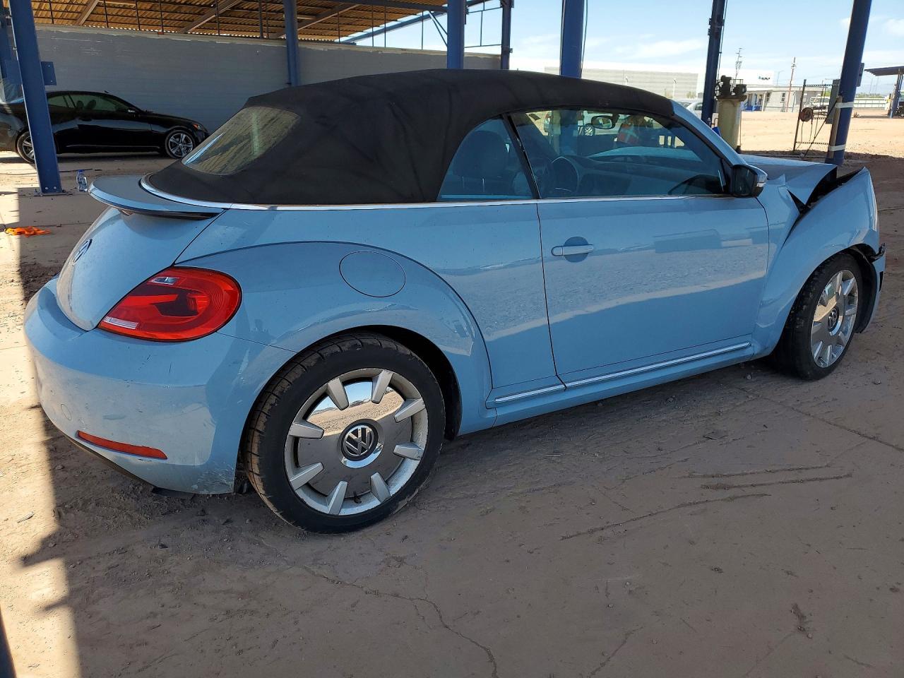 2015 Volkswagen Beetle 1.8T - Image 3