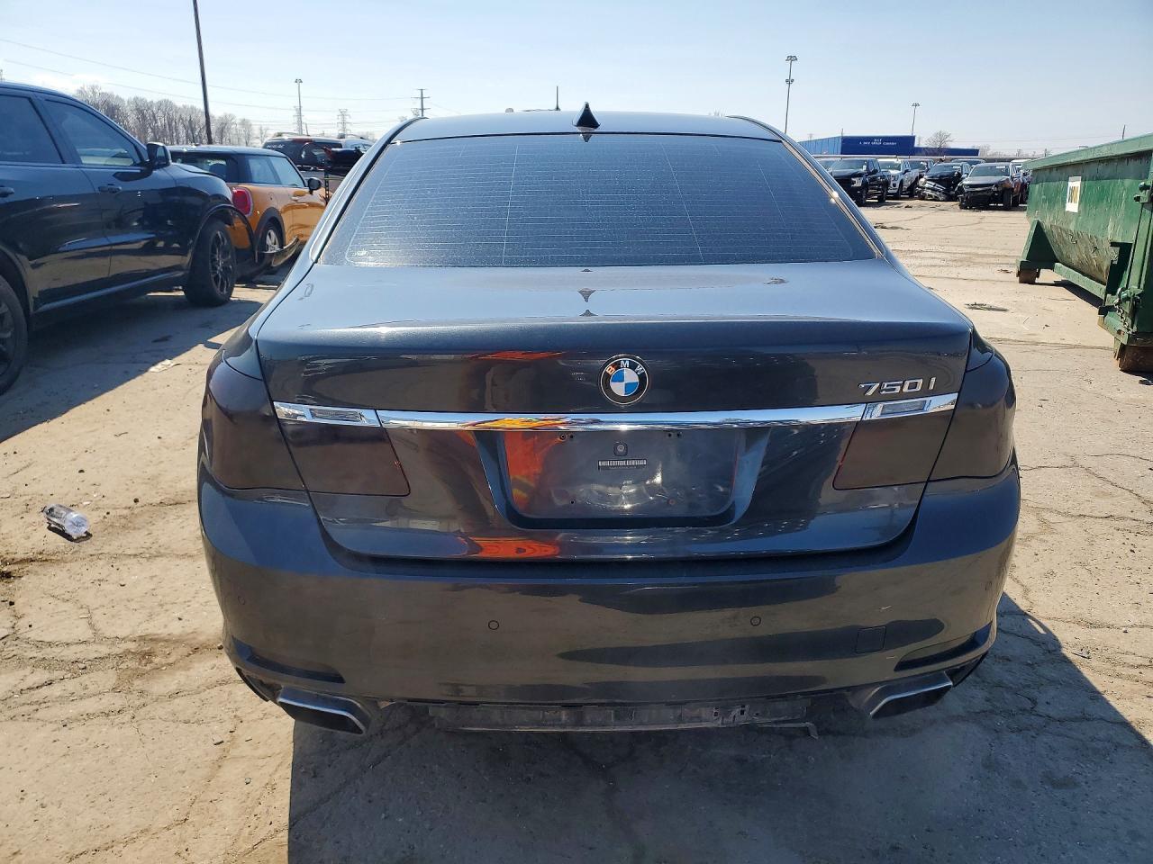 2011 BMW 750 Xi - Фото 6