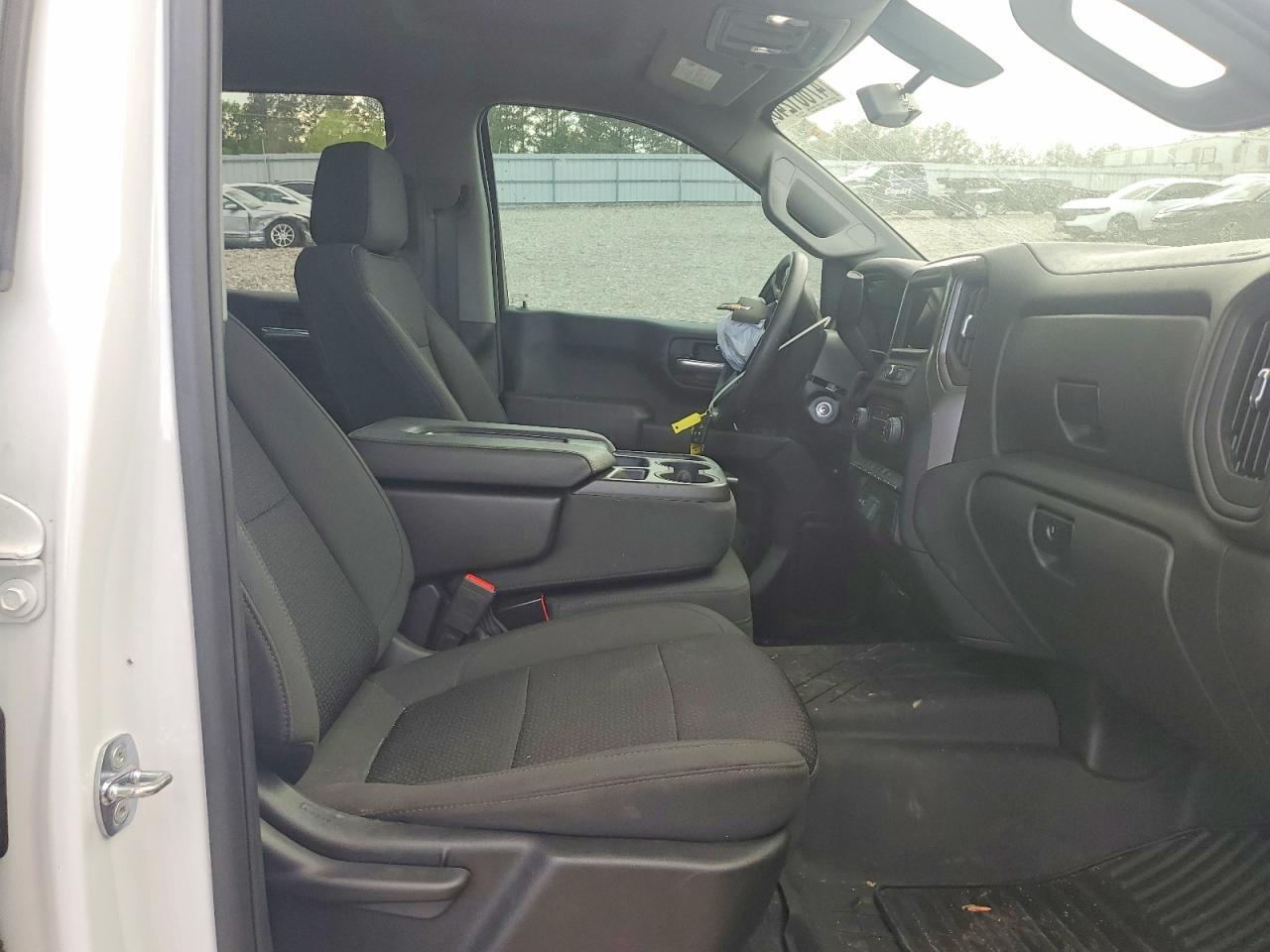 2022 Chevrolet Silverado Ltd C1500 Custom - Фото 7