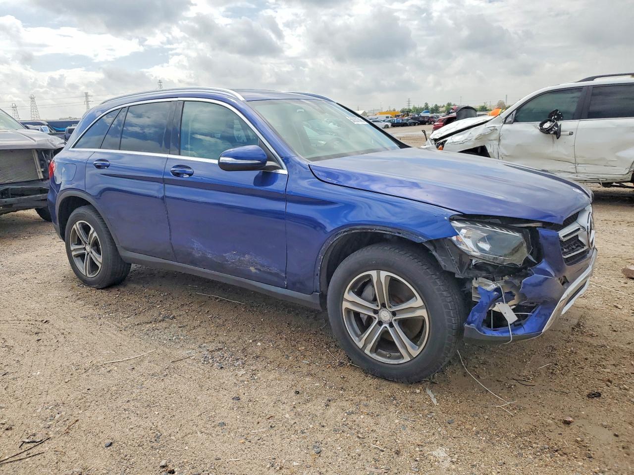 2017 Mercedes-Benz Glc 300 - Фото 4