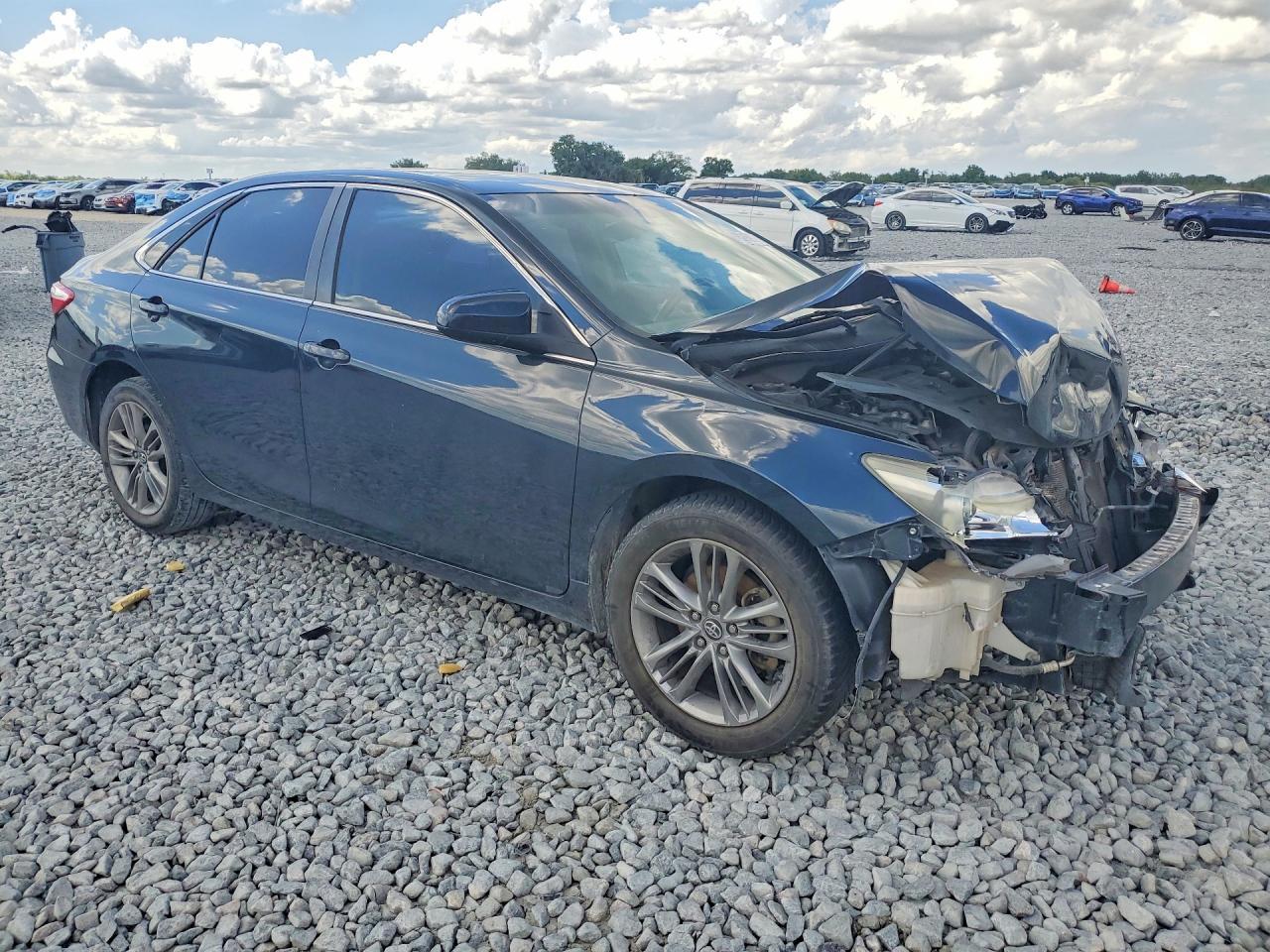 2017 Toyota Camry Se - Image 4