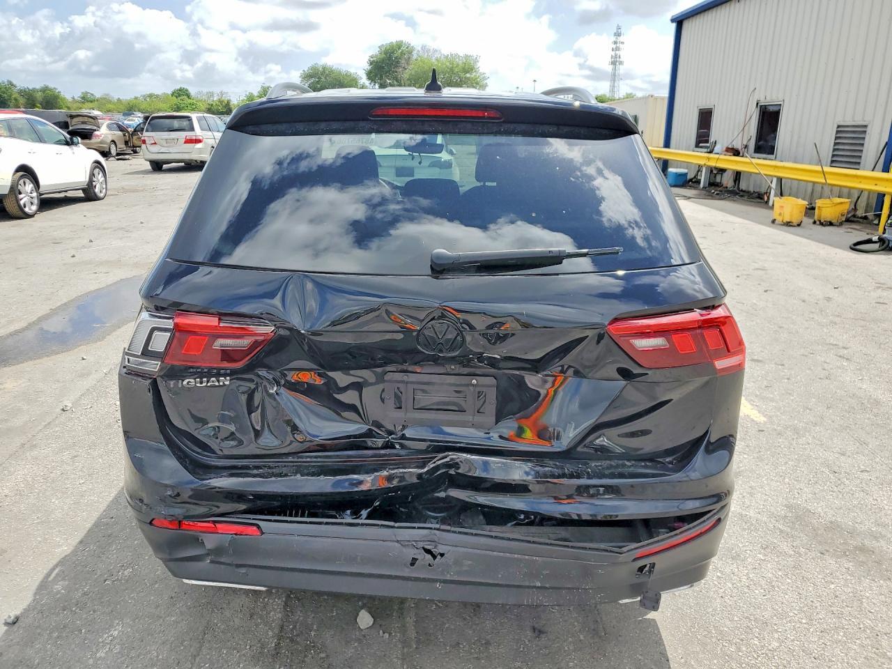 2021 Volkswagen Tiguan S - Фото 6
