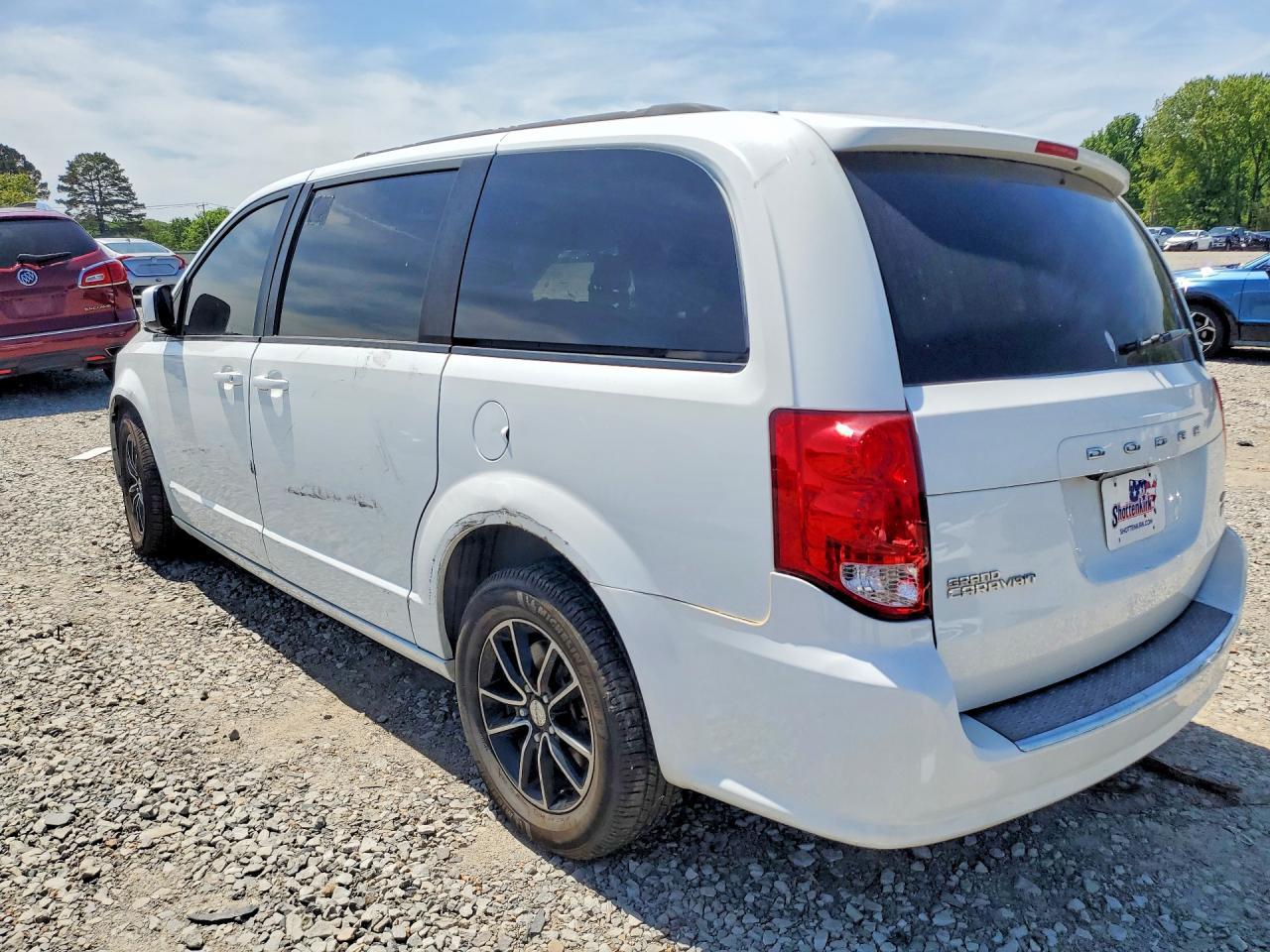 2019 Dodge Grand Caravan Gt - Image 2
