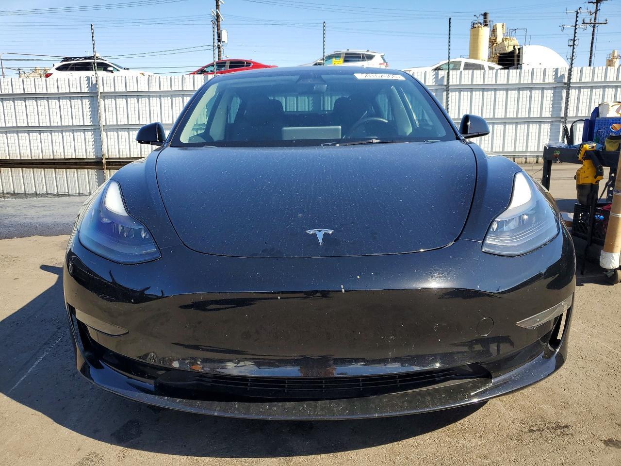 2023 Tesla Model 3 - Фото 5
