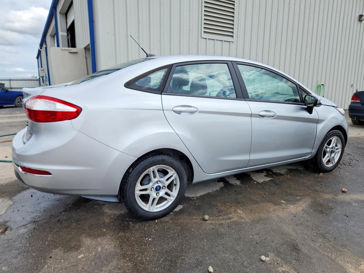 2017 Ford Fiesta Se - Image 3