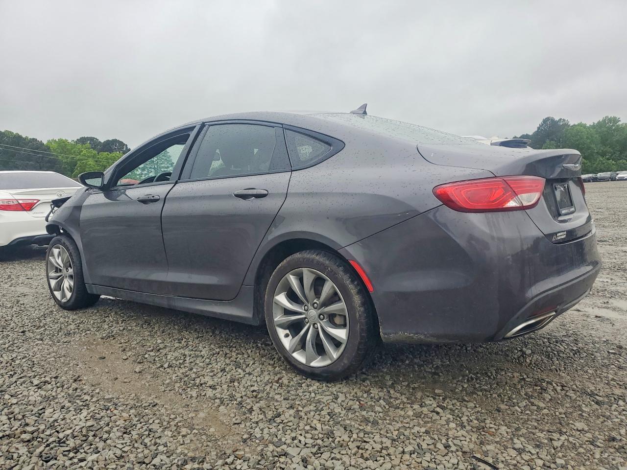 2016 Chrysler 200 S - Image 2