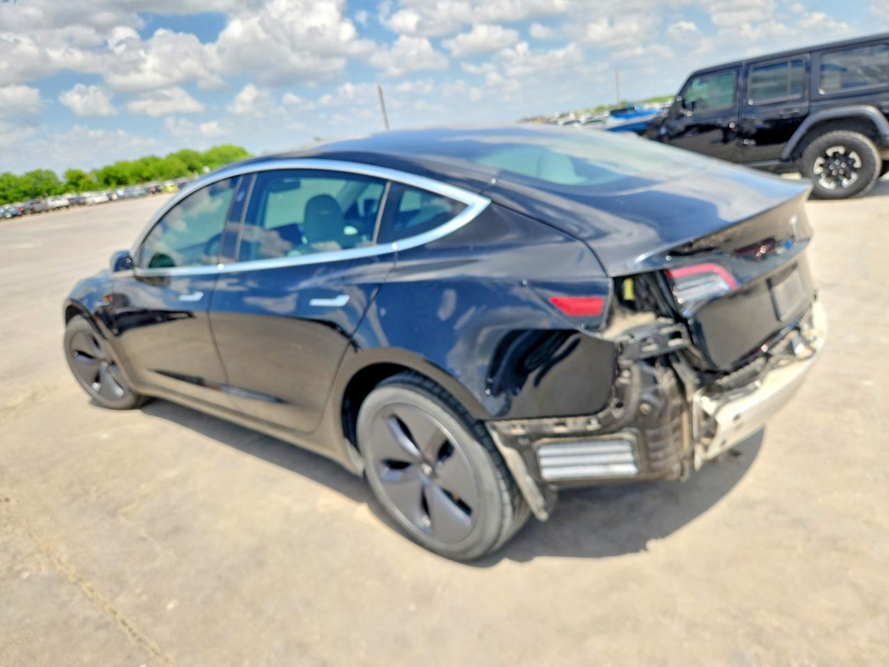 2019 Tesla Model 3 - Фото 2