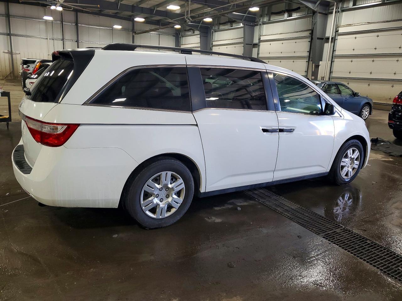 2013 Honda Odyssey Lx - Фото 3