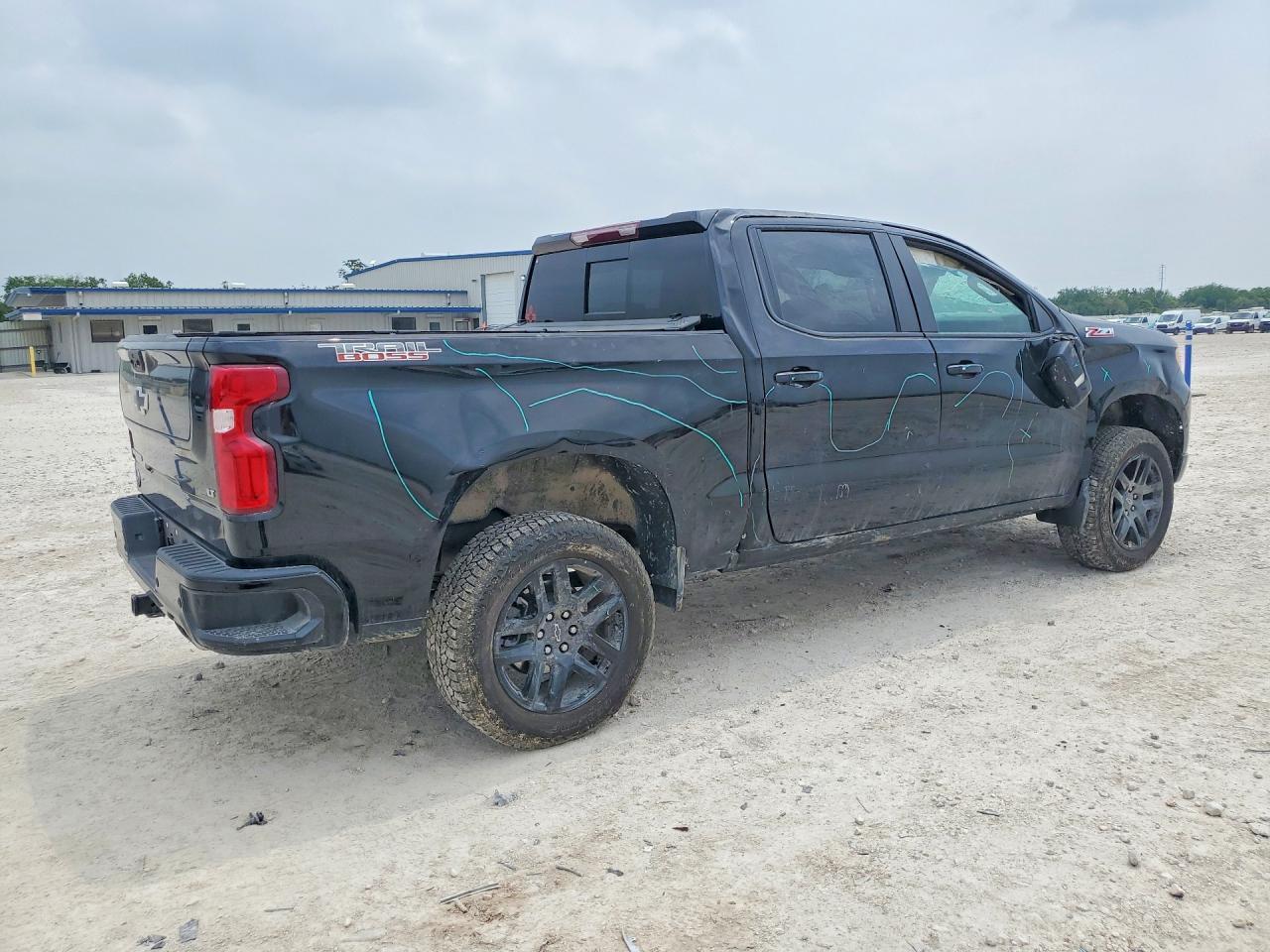 2026 Chevrolet Silverado - Фото 3
