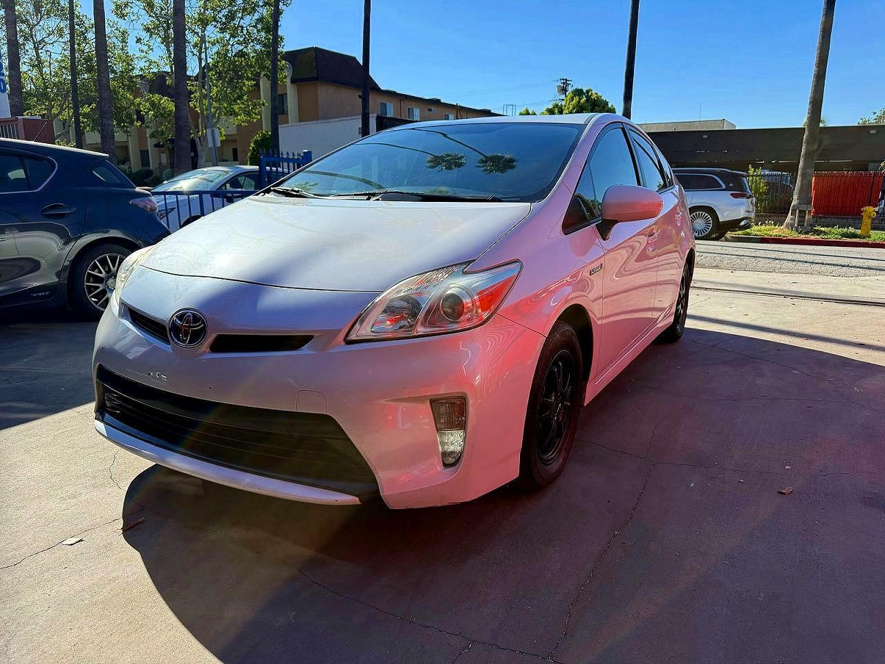 2015 Toyota Prius Two - Фото 2