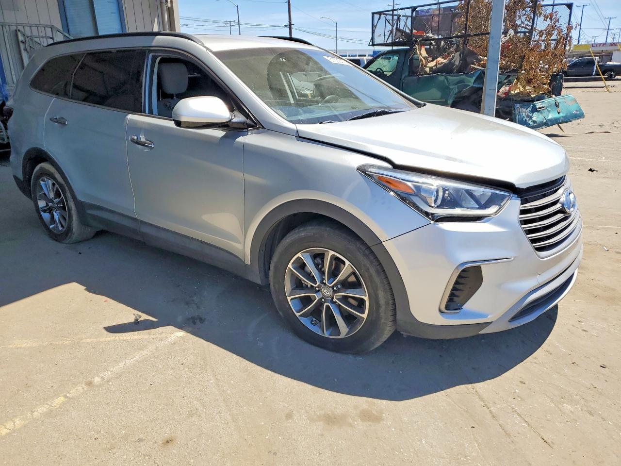 2017 Hyundai Santa Fe Se - Фото 4