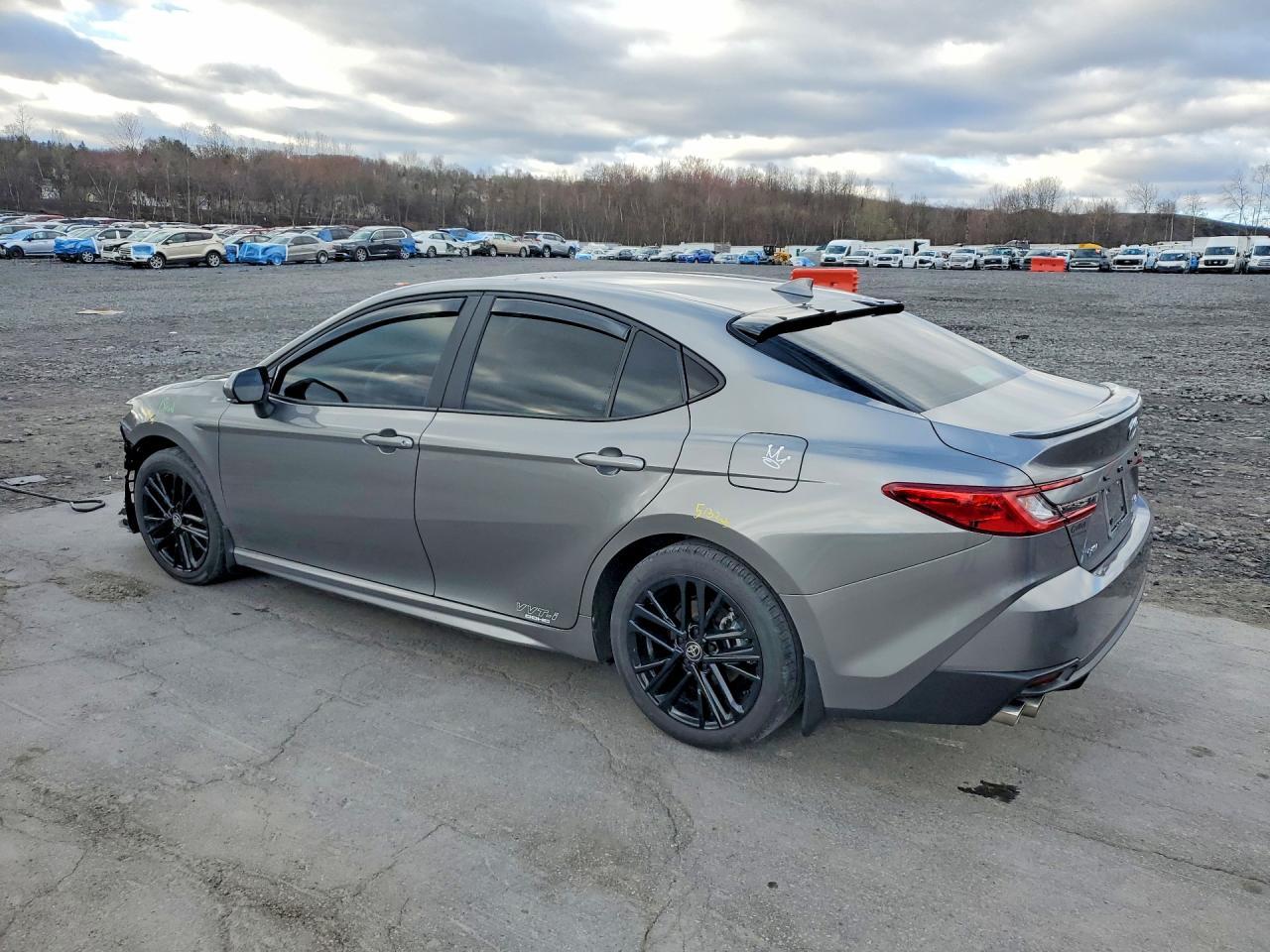 2025 Toyota Camry Se - Фото 2
