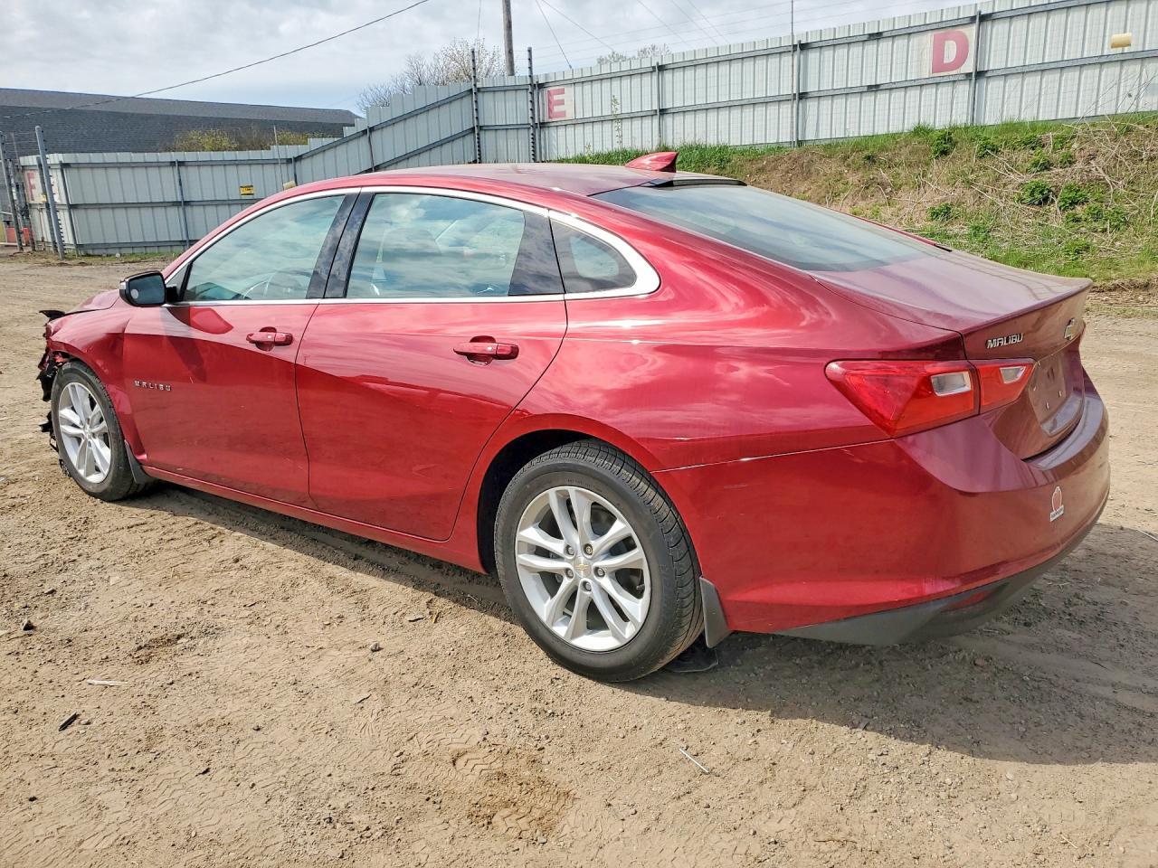 2018 Chevrolet Malibu Lt - Image 2