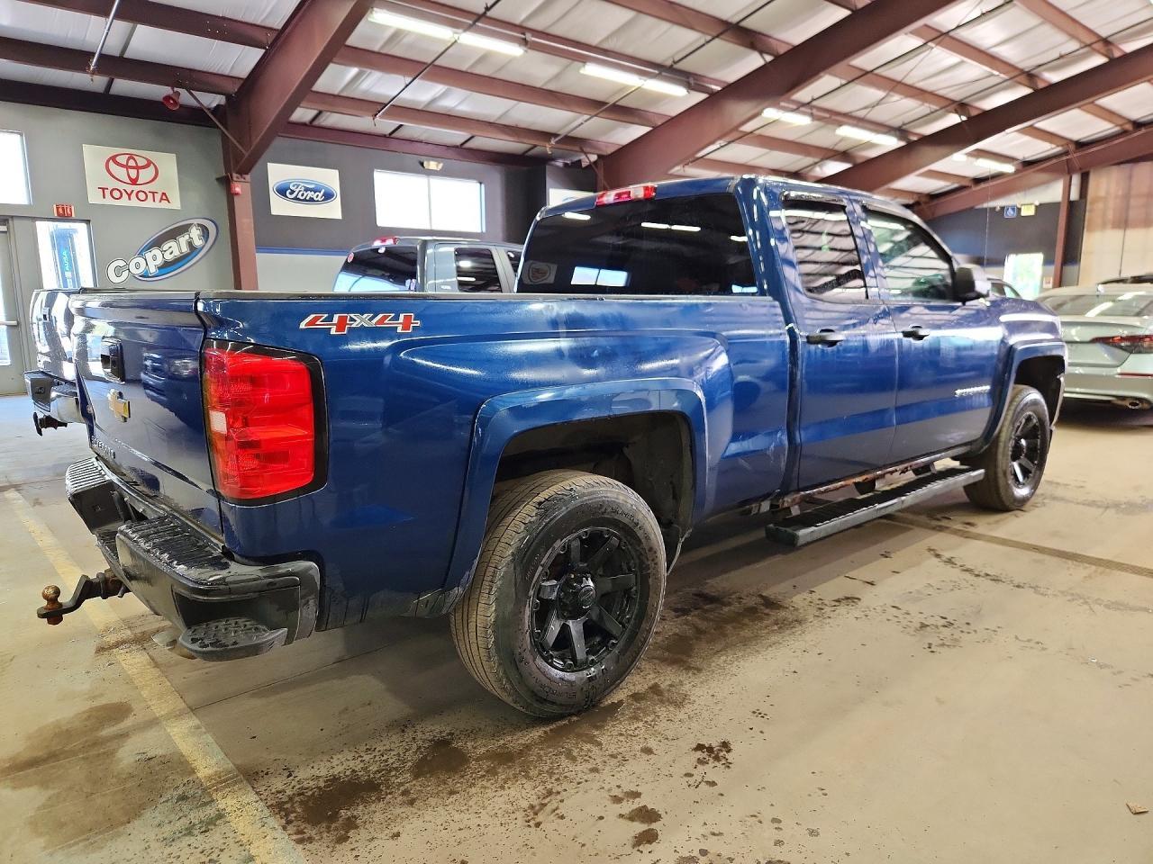 2017 Chevrolet Silverado K1500 - Фото 3