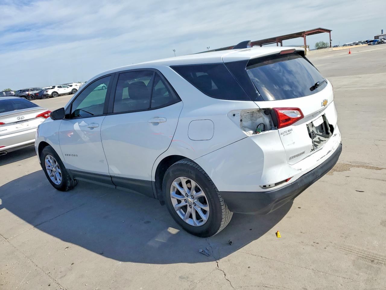 2020 Chevrolet Equinox Ls - Фото 2